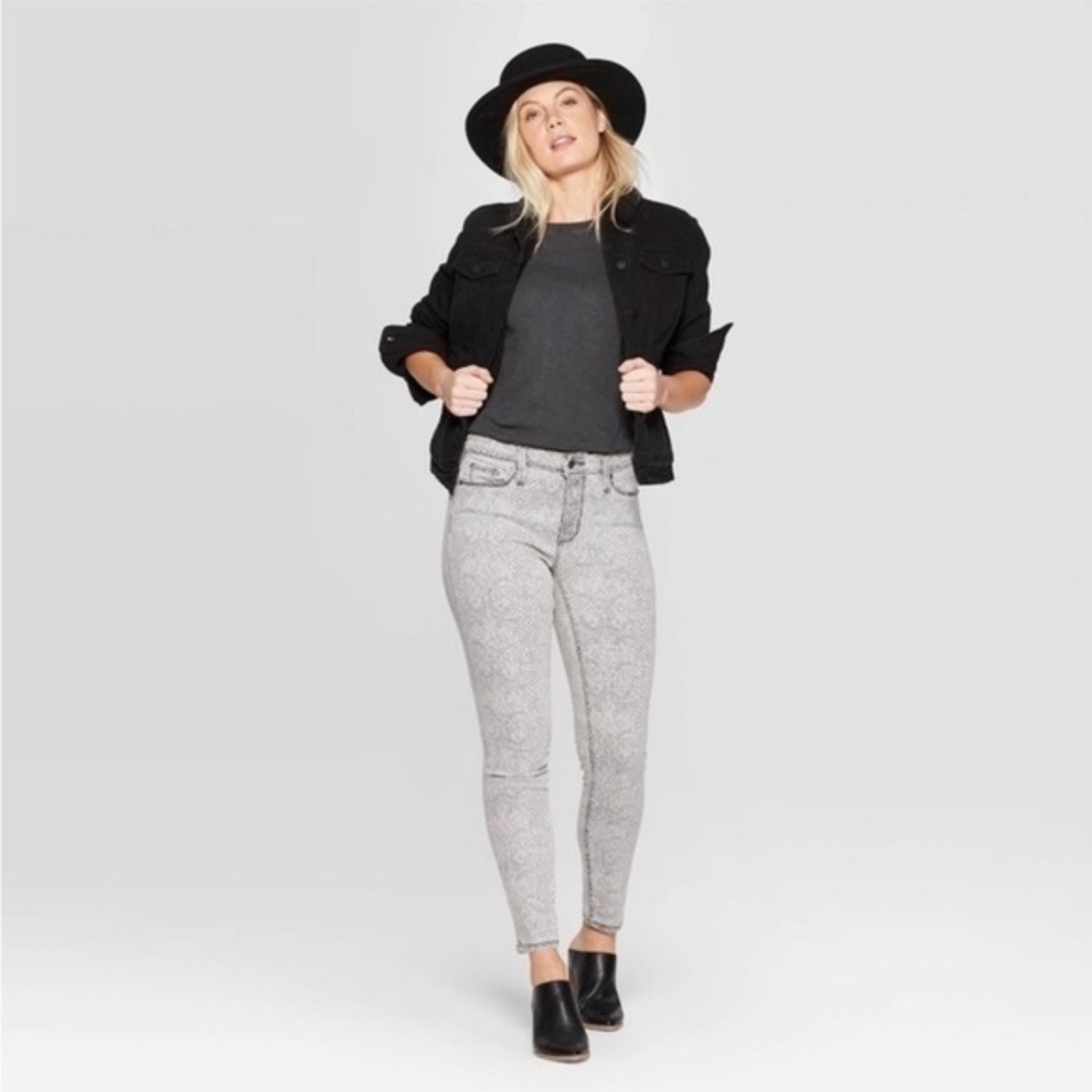 Universal Thread Snakeskin snake skin Skinny jeans